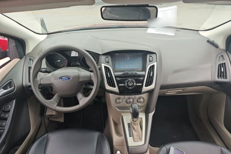 Used Ford Focus 2012 Sedan 1.6L Automatic Comfort Model Center Console