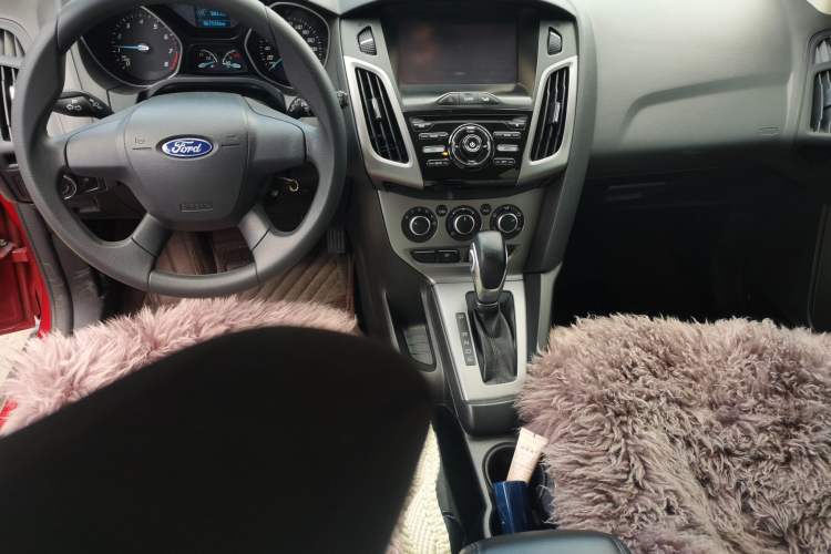 Used Ford Focus 2012 Hatchback 1.6L Automatic Comfort Model Center Console
