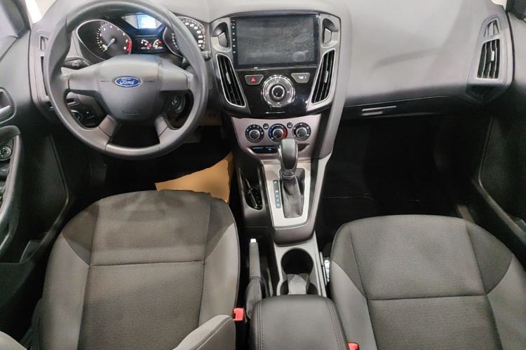 Used Ford Focus 2012 Hatchback 1.6L Automatic Comfort Model Center Console