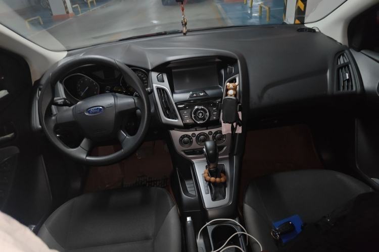 Used Ford Focus 2012 Hatchback 1.6L Automatic Comfort Model Center Console