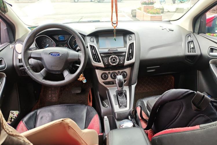 Used Ford Focus 2012 Hatchback 1.6L Automatic Comfort Model Center Console