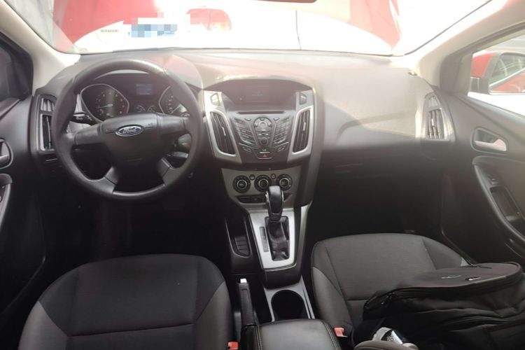 Used Ford Focus 2012 Hatchback 1.6L Automatic Comfort Model Center Console
