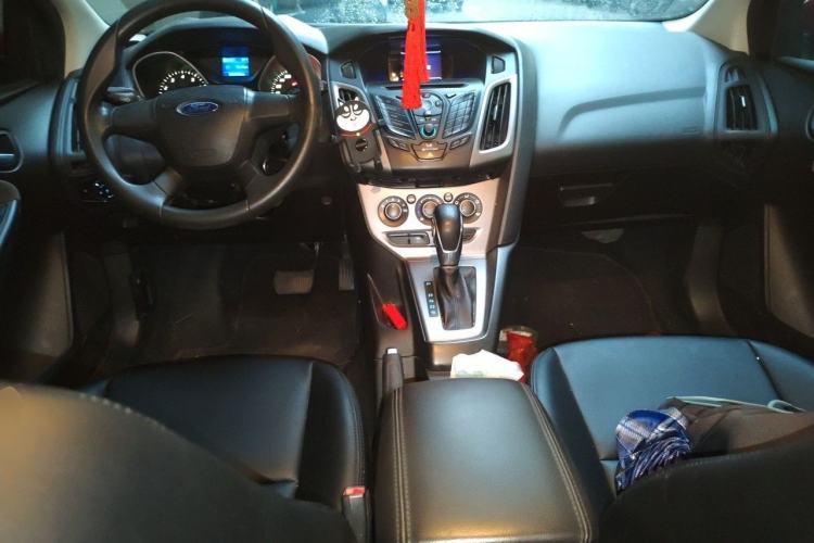 Used Ford Focus 2012 Hatchback 1.6L Automatic Comfort Model Center Console