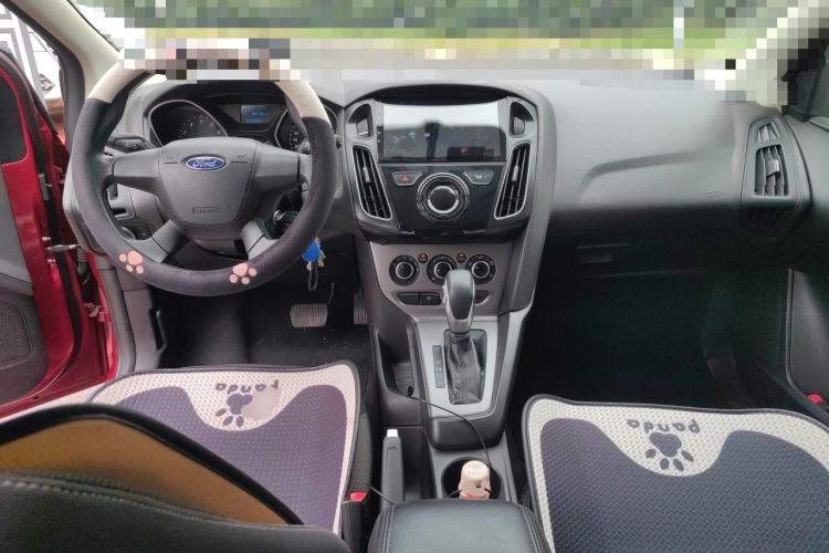Used Ford Focus 2012 Hatchback 1.6L Automatic Comfort Model Center Console
