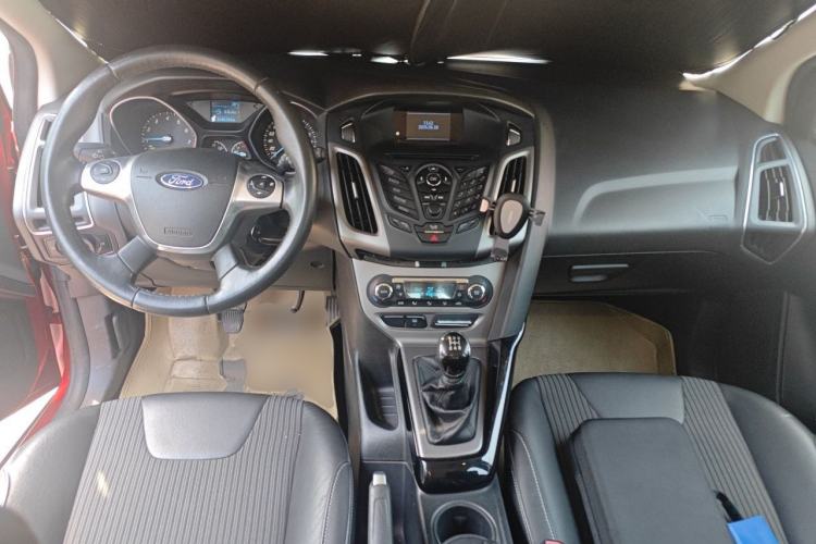 Used Ford Focus 2012 Hatchback 1.6L Manual Fashion Edition Center Console