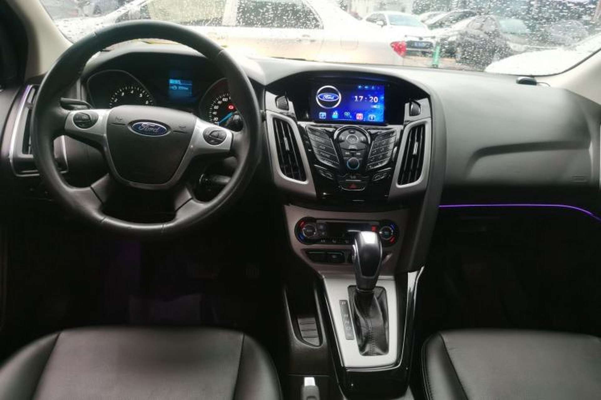 Used Ford Focus 2012 Hatchback 1.6L Automatic Fashion Edition Center Console