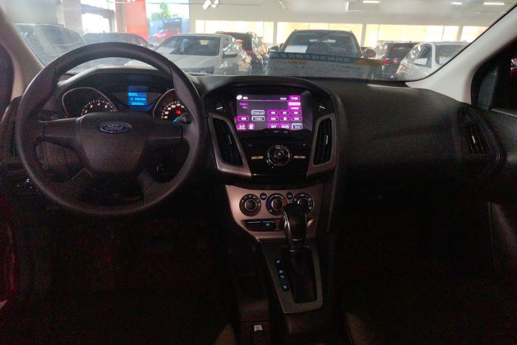 Used Ford Focus 2012 Hatchback 1.6L Automatic Comfort Model Center Console