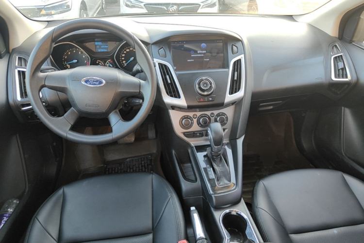 Used Ford Focus 2012 Hatchback 1.6L Automatic Comfort Model Center Console