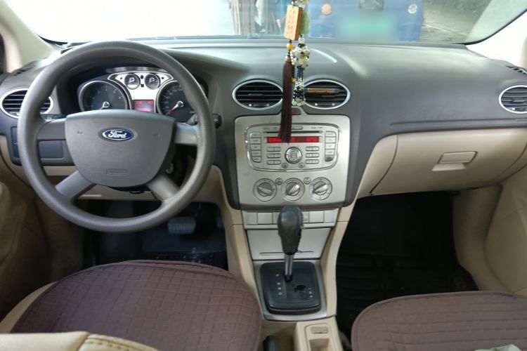 Used Ford Focus 2012 Sedan Classic 1.8L Automatic Base Model Center Console