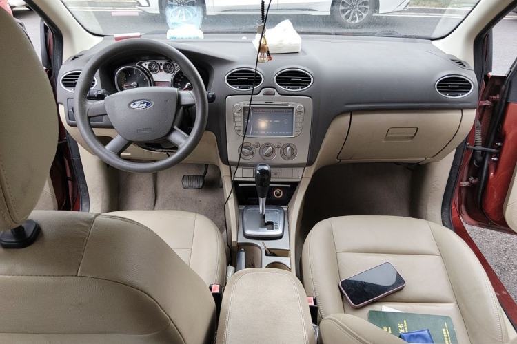 Used Ford Focus 2012 Hatchback Classic 1.8L Automatic Fashion Edition Center Console