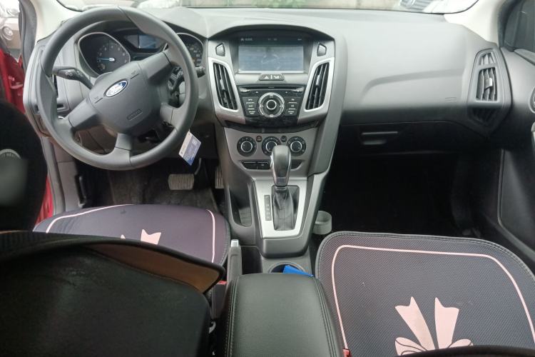 Used Ford Focus 2012 Hatchback 1.6L Automatic Comfort Model Center Console