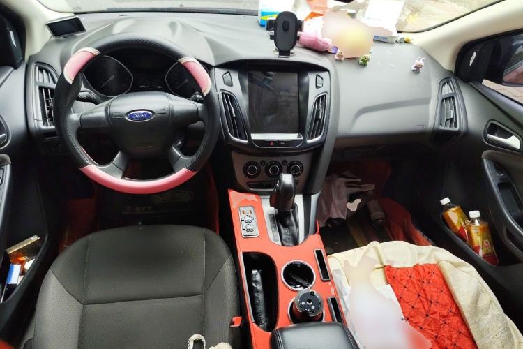Used Ford Focus 2012 Hatchback 1.6L Automatic Comfort Model Center Console