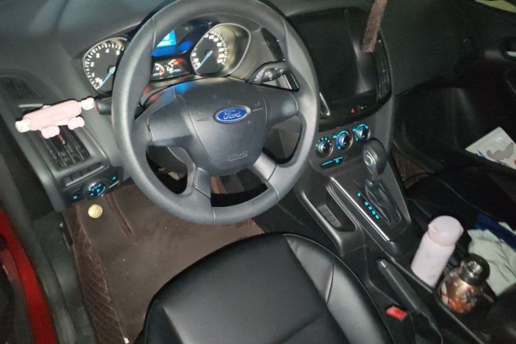 Used Ford Focus 2012 Hatchback 1.6L Automatic Comfort Model Center Console