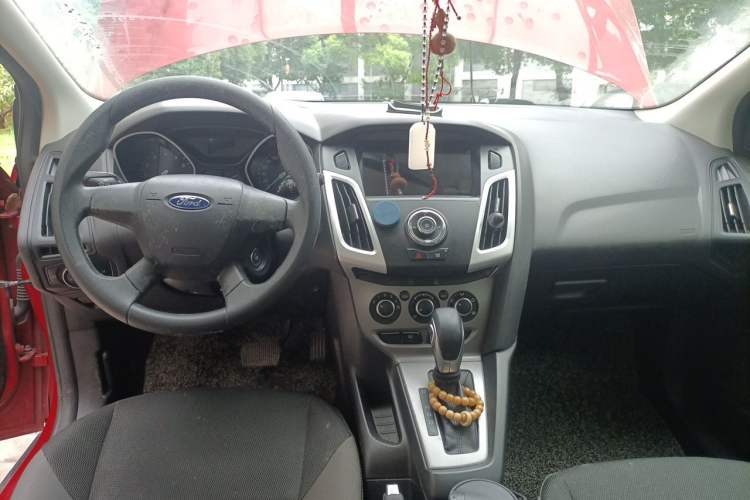Used Ford Focus 2012 Hatchback 1.6L Automatic Comfort Model Center Console
