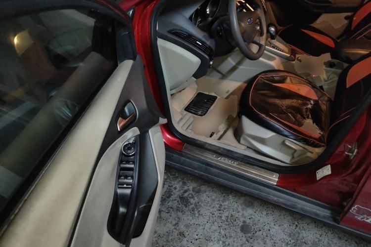 Used Ford Focus 2012 Sedan 1.6L Automatic Comfort Model Driver Seat