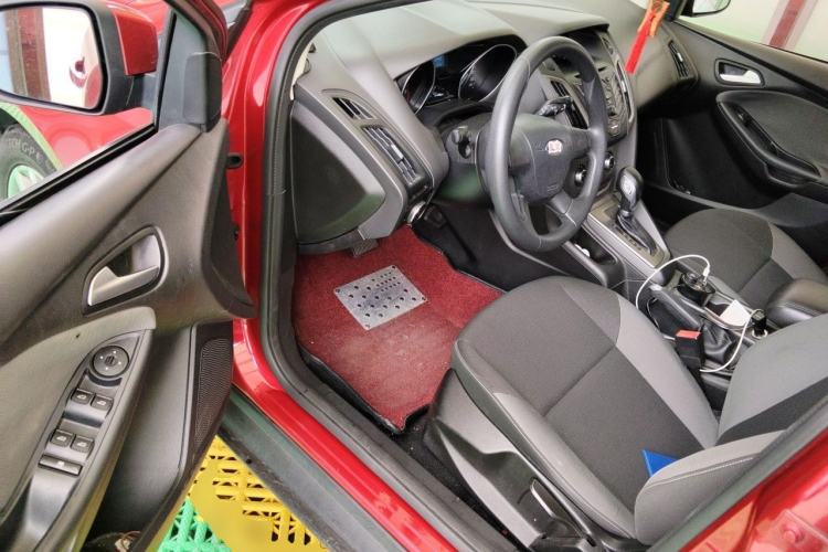 Used Ford Focus 2012 Hatchback 1.6L Automatic Comfort Model Driver Seat