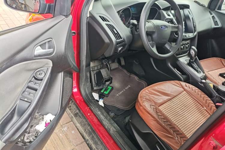 Used Ford Focus 2012 Hatchback 1.6L Automatic Comfort Model Driver Seat