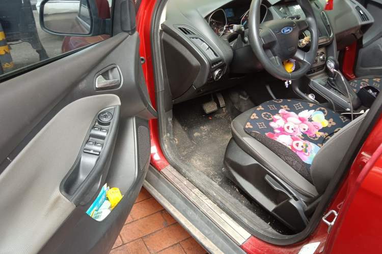 Used Ford Focus 2012 Hatchback 1.6L Automatic Comfort Model Driver Seat