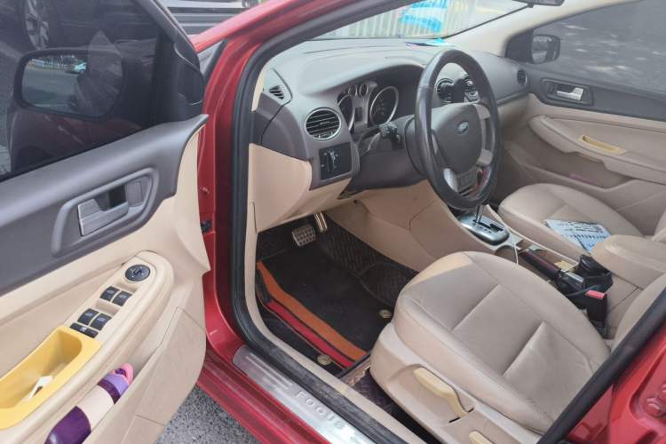 Used Ford Focus 2012 Hatchback Classic 1.8L Automatic Fashion Edition Driver Seat