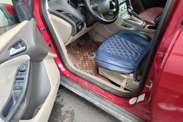 Used Ford Focus 2012 Sedan 1.6L Automatic Comfort Model Driver Seat