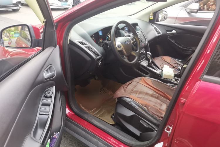 Used Ford Focus 2012 Sedan 1.6L Automatic Fashion Edition Driver Seat