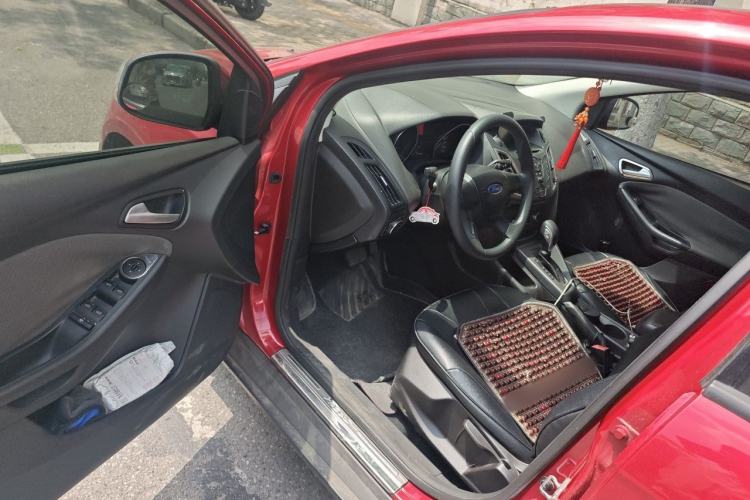 Used Ford Focus 2012 Hatchback 1.6L Automatic Comfort Model Driver Seat