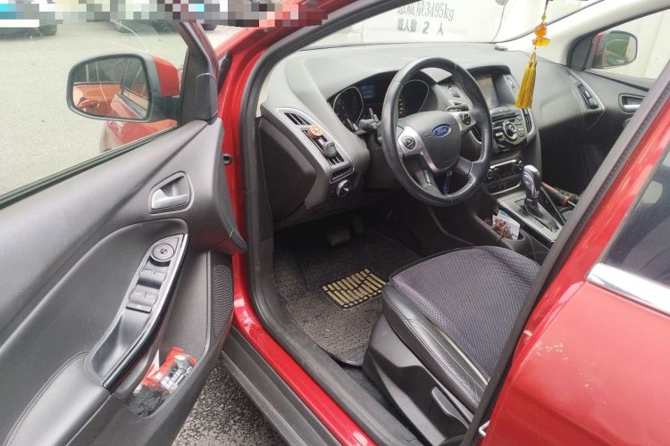 Used Ford Focus 2012 Hatchback 1.6L Automatic Fashion Edition Driver Seat