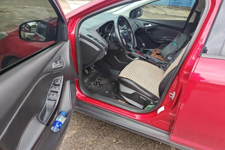 Used Ford Focus 2012 Hatchback 1.6L Manual Fashion Edition Driver Seat