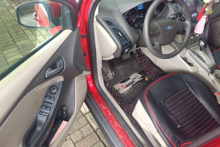 Used Ford Focus 2012 Sedan 1.6L Automatic Comfort Model Driver Seat