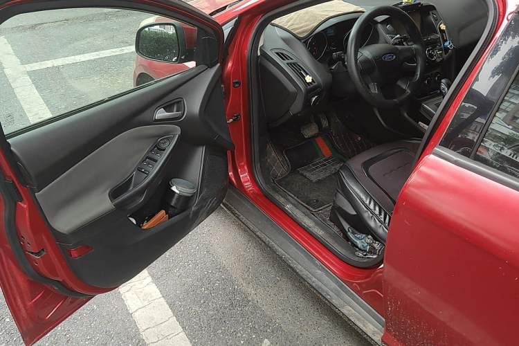 Used Ford Focus 2012 Hatchback 1.6L Automatic Comfort Model Driver Seat