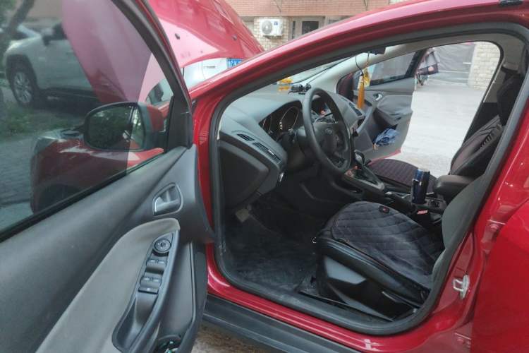 Used Ford Focus 2012 Hatchback 1.6L Automatic Comfort Model Driver Seat
