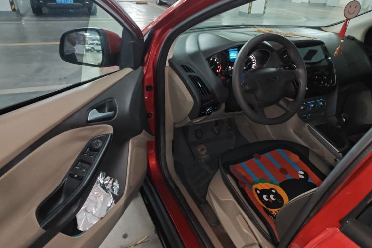 Used Ford Focus 2012 Sedan 1.6L Manual Comfort Model Driver Seat