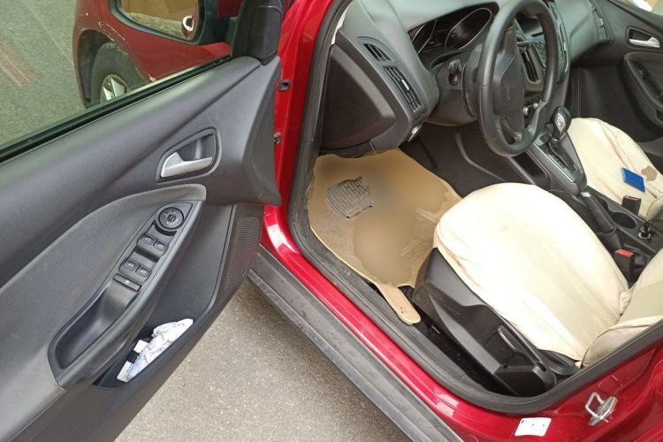 Used Ford Focus 2012 Hatchback 1.6L Automatic Comfort Model Driver Seat