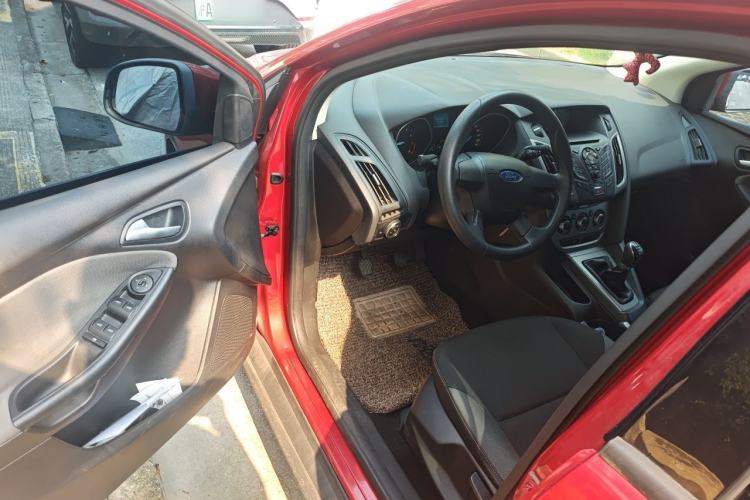 Used Ford Focus 2012 Hatchback 1.6L Manual Comfort Model Driver Seat