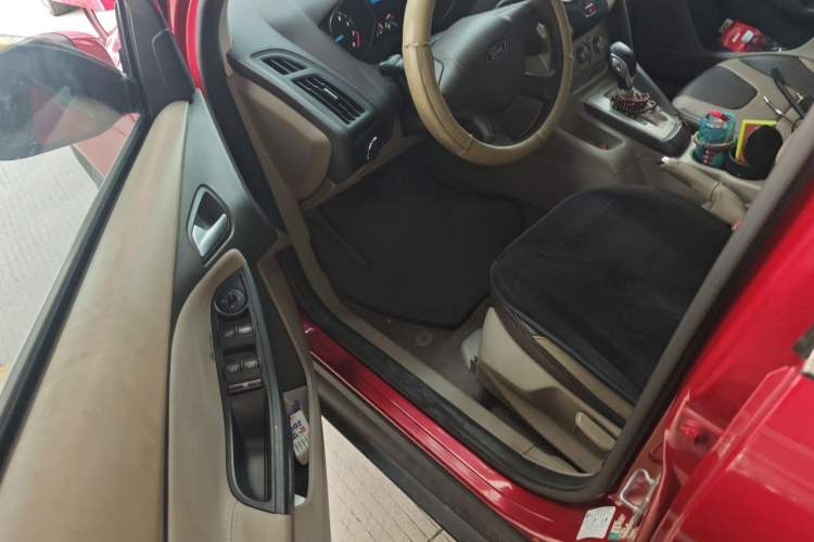 Used Ford Focus 2012 Sedan 1.6L Automatic Comfort Model Driver Seat