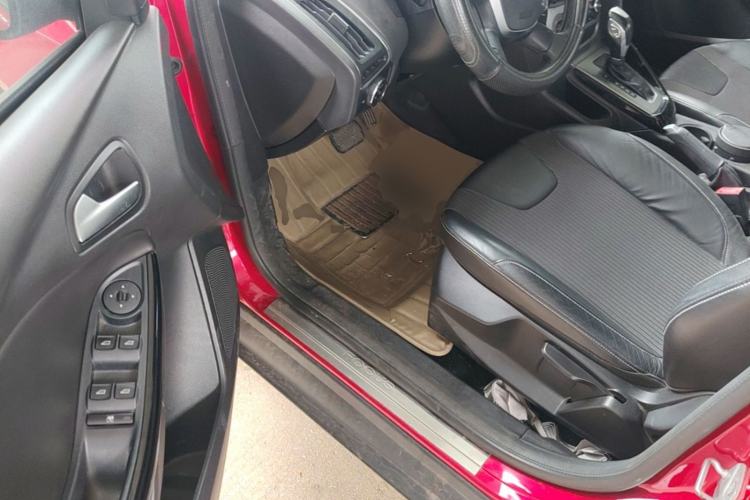 Used Ford Focus 2012 Hatchback 1.6L Automatic Fashion Edition Driver Seat