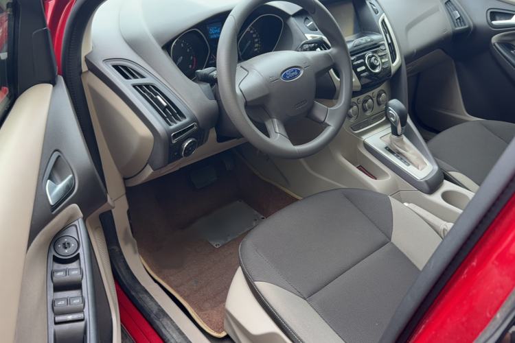Used Ford Focus 2012 Sedan 1.6L Automatic Comfort Model Driver Seat