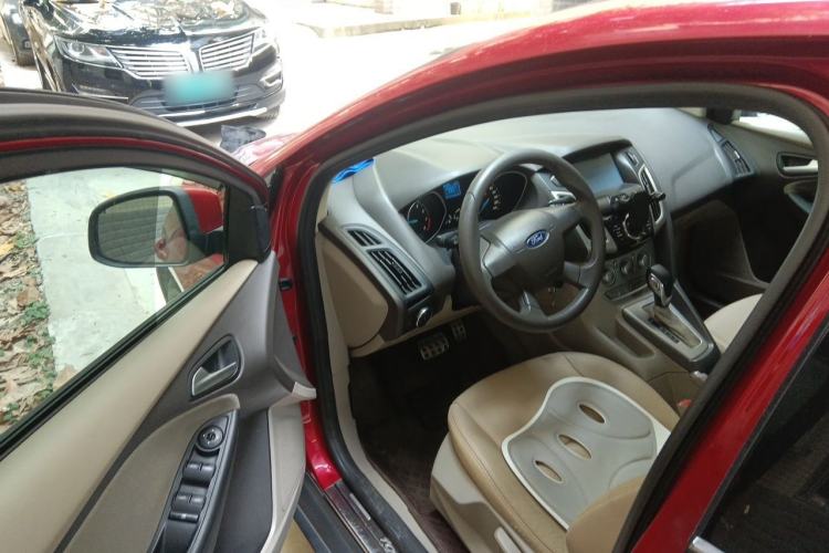 Used Ford Focus 2012 Sedan 1.6L Automatic Comfort Model Driver Seat