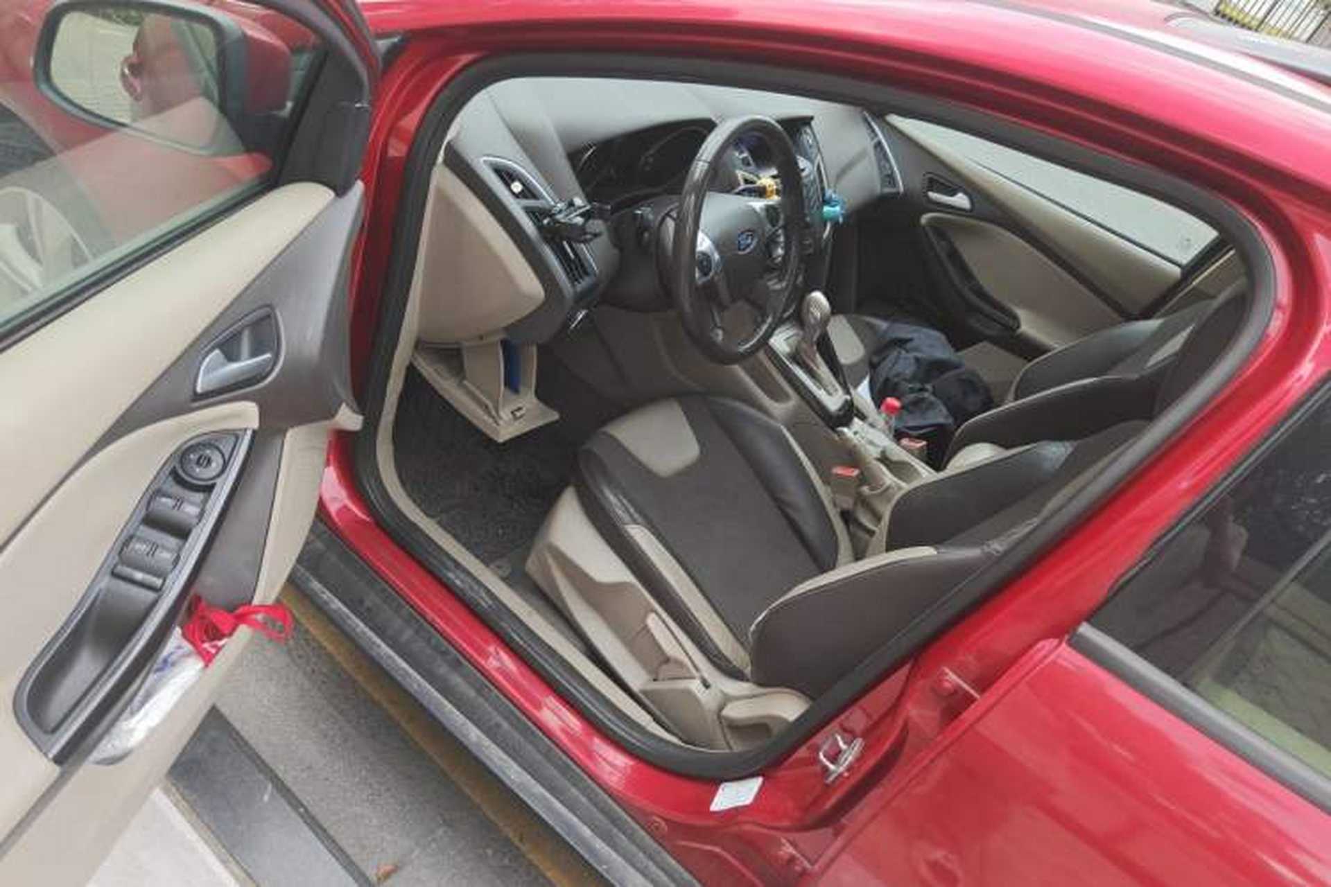 Used Ford Focus 2012 Hatchback 1.6L Automatic Fashion Edition Driver Seat