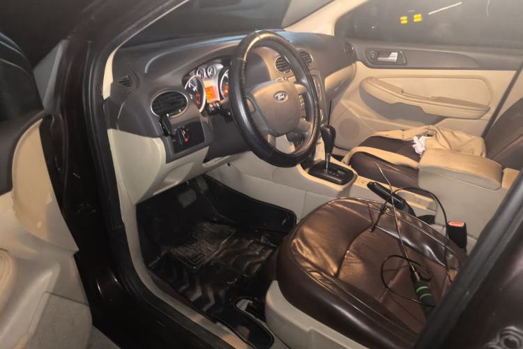 Used Ford Focus 2012 Sedan Classic 1.8L Automatic Base Model Driver Seat