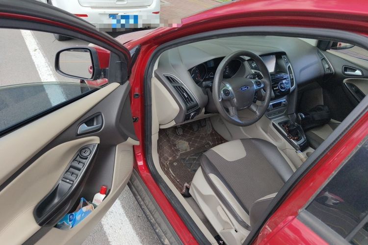 Used Ford Focus 2012 Sedan 1.6L Manual Fashion Edition Driver Seat