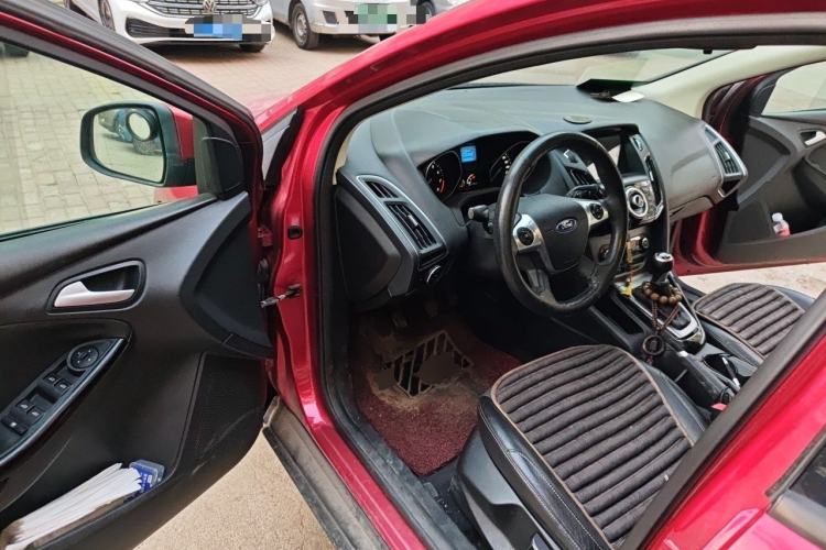 Used Ford Focus 2012 Hatchback 1.6L Manual Fashion Edition Driver Seat