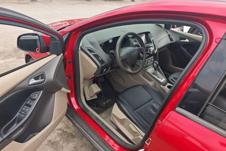 Used Ford Focus 2012 Sedan 1.6L Automatic Comfort Model Driver Seat