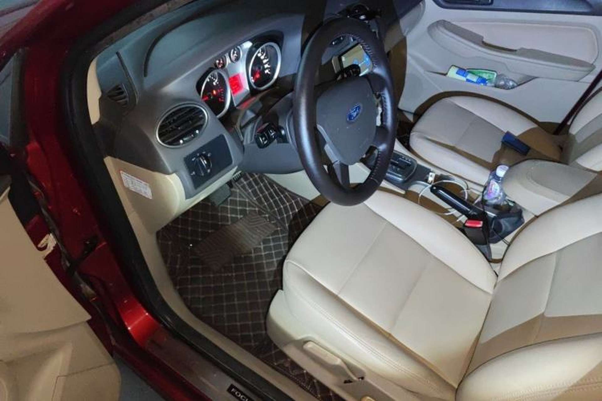 Used Ford Focus 2012 Hatchback Classic 1.8L Automatic Fashion Edition Driver Seat