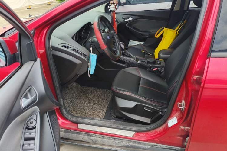 Used Ford Focus 2012 Hatchback 1.6L Automatic Comfort Model Driver Seat
