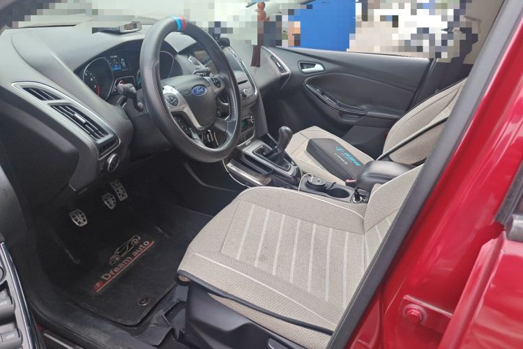 Used Ford Focus 2012 Hatchback 1.6L Manual Fashion Edition Driver Seat