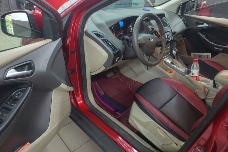 Used Ford Focus 2012 Sedan 1.6L Automatic Comfort Model Driver Seat