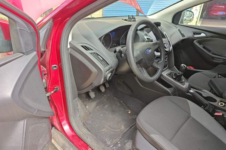 Used Ford Focus 2012 Hatchback 1.6L Manual Comfort Model Driver Seat