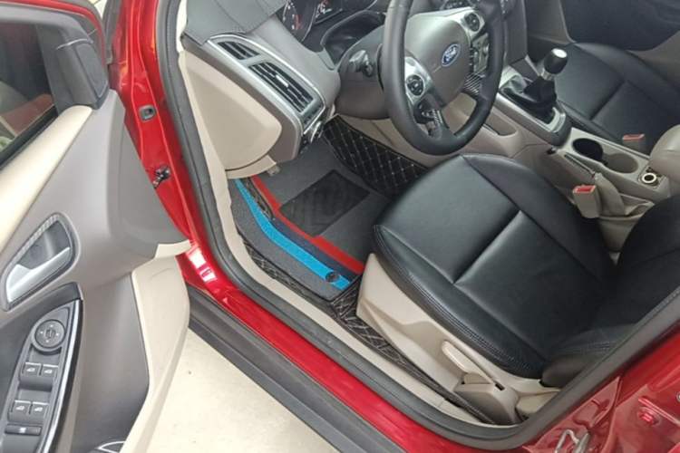 Used Ford Focus 2012 Sedan 1.6L Manual Comfort Model Driver Seat