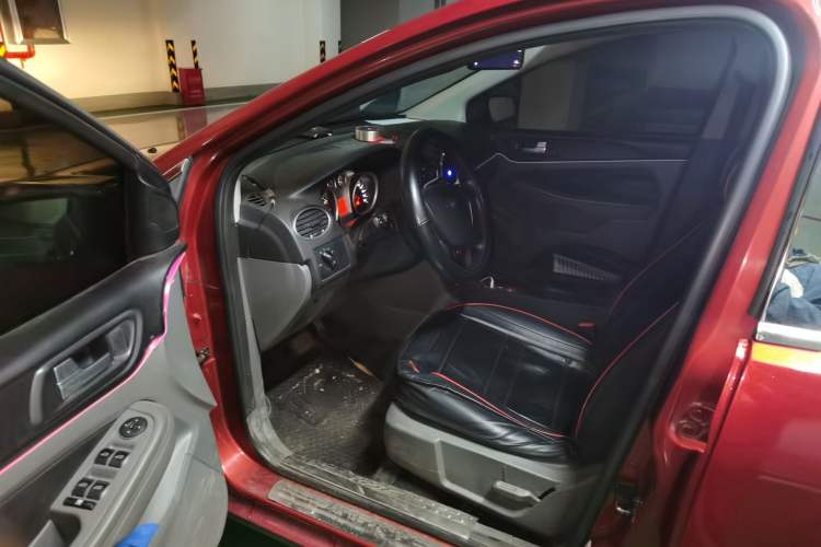 Used Ford Focus 2012 Hatchback Classic 1.8L Automatic Base Model Driver Seat
